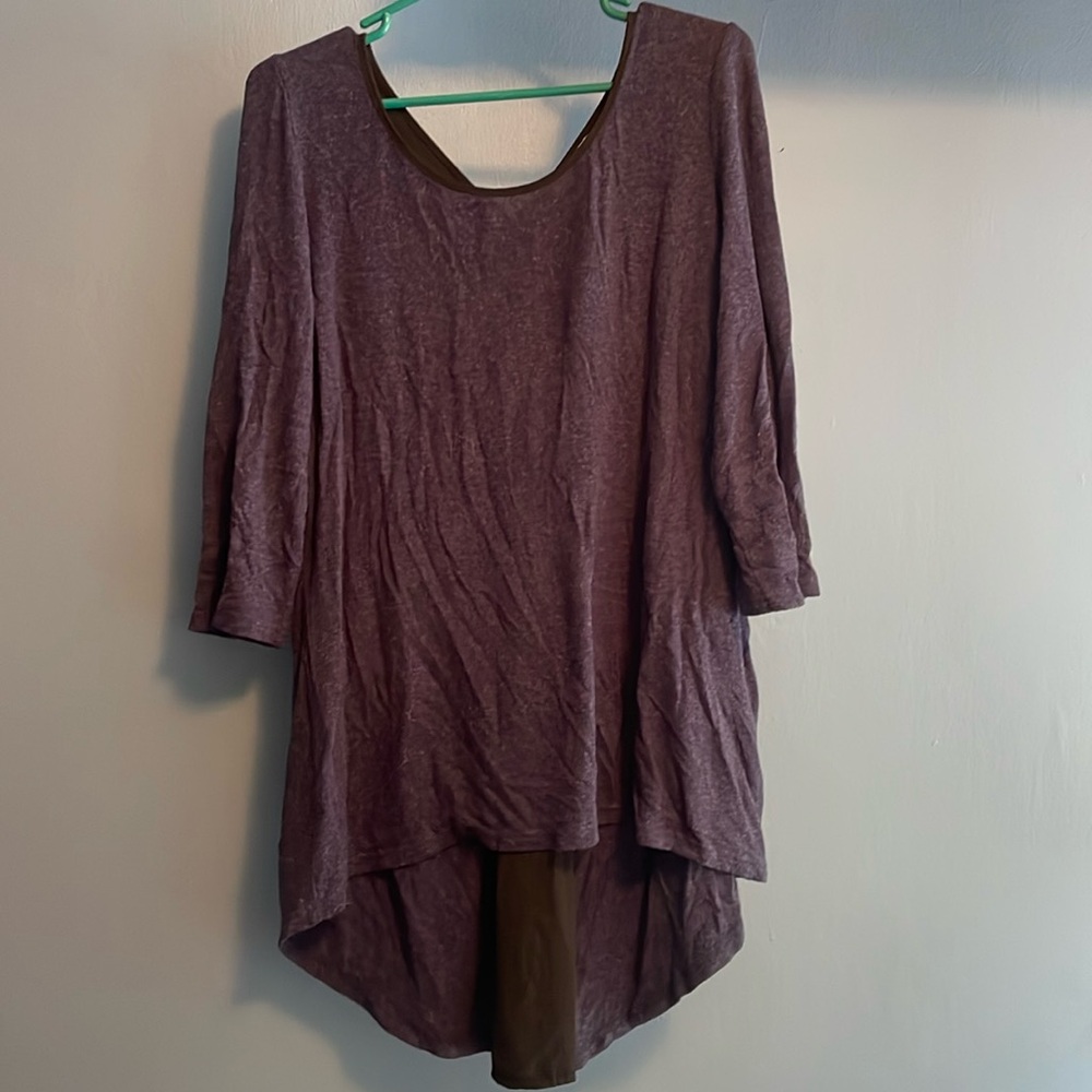 Women’s back zip tunic